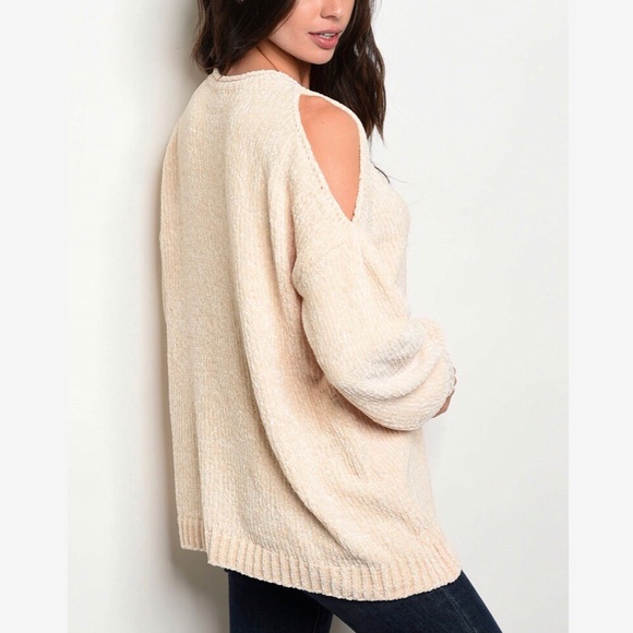 ❄️CREAM CHENILLE COLD SHOULDER SWEATER - Picture 5 of 13